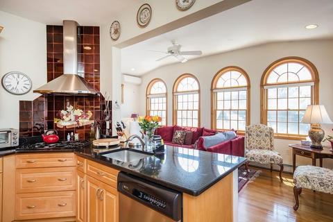 35 Winthrop St, Everett, MA 02149 photo 9