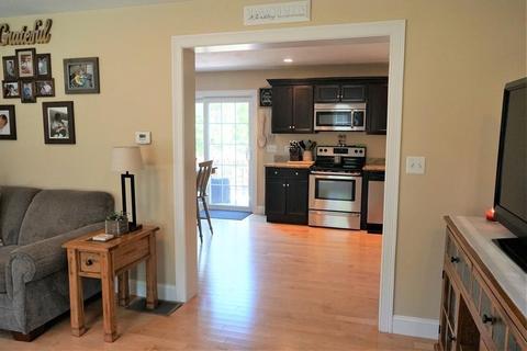 31 Plain St E, Berkley, MA 02779 photo 13