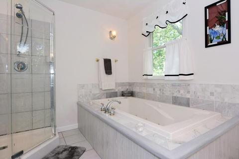 13 Bates St, Danvers, MA 01923 photo 15