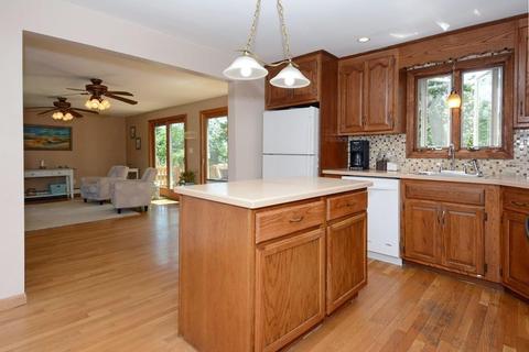 13 Bates St, Danvers, MA 01923 photo 4