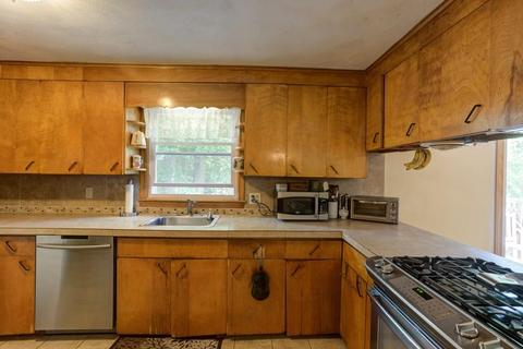 66 Woolworth St, Longmeadow, MA 01106 photo 13