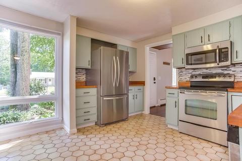17 Deerfield Dr, Easthampton, MA 01027 photo 18