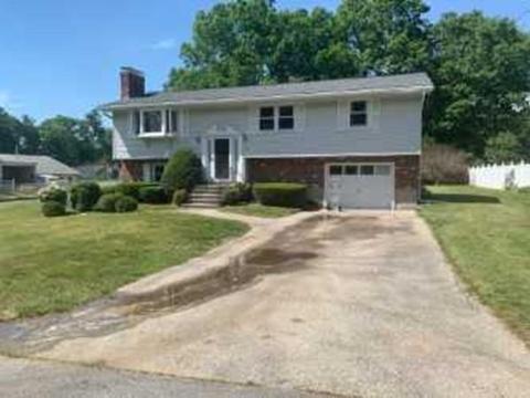 22 Hickory Ln, Salem, NH 03079 photo 1