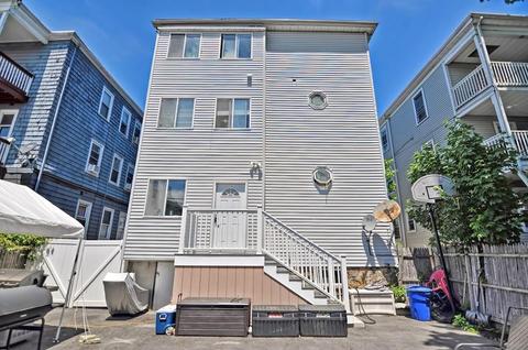 29 Belmont St, Everett, MA 02149 photo 3
