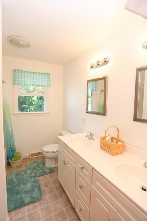 43 Willow St, Chicopee, MA 01020 photo 21