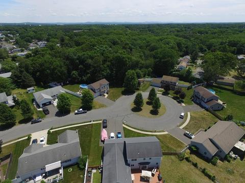 43 Willow St, Chicopee, MA 01020 photo 2