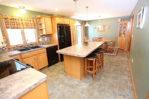 43 Willow St, Chicopee, MA 01020 photo 5