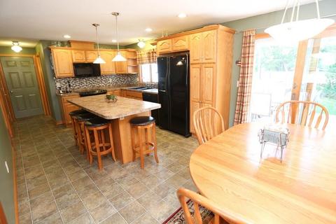 43 Willow St, Chicopee, MA 01020 photo 6
