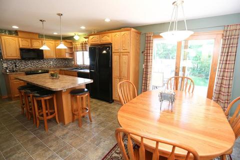 43 Willow St, Chicopee, MA 01020 photo 8