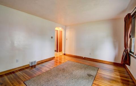 84 Campechi St, Springfield, MA 01104 photo 5