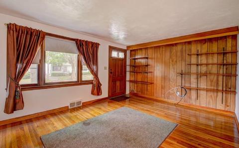 84 Campechi St, Springfield, MA 01104 photo 3