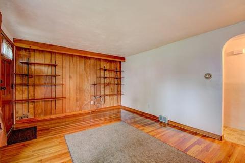 84 Campechi St, Springfield, MA 01104 photo 6
