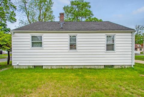 84 Campechi St, Springfield, MA 01104 photo 22