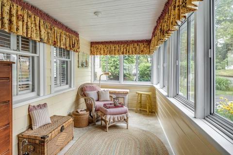 27 Prospect Ave, Lynnfield, MA 01940 photo 4