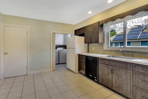 16 Henry St #2, Brookline, MA 02445 photo 11