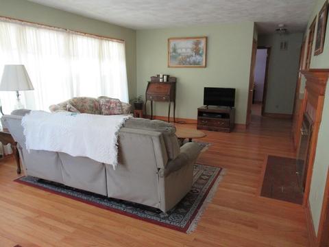51 Jeffrey Rd, Springfield, MA 01119 photo 6
