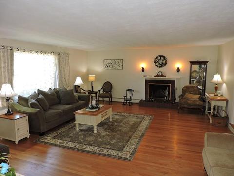 12 Devonshire Dr, Wilbraham, MA 01095 photo 5