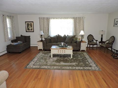 12 Devonshire Dr, Wilbraham, MA 01095 photo 4