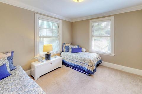 31 Abbott St, Beverly, MA 01915 photo 23
