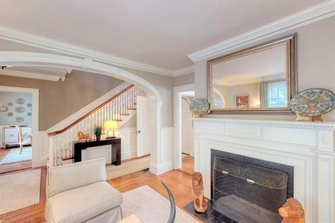 31 Abbott St, Beverly, MA 01915 photo 9