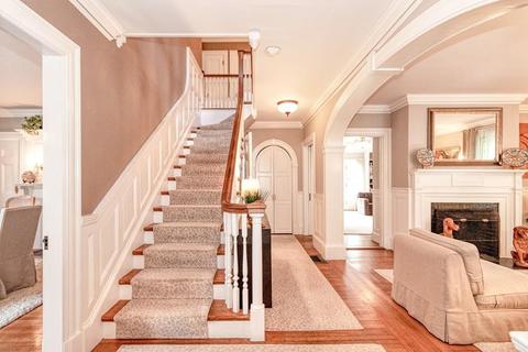 31 Abbott St, Beverly, MA 01915 photo 8