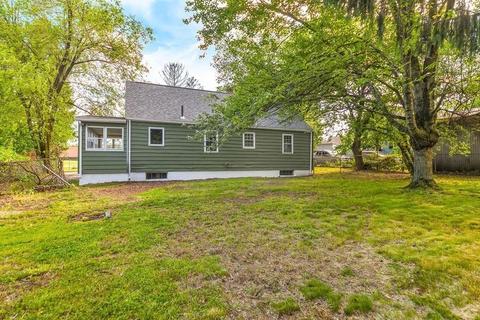 58 Roosevelt Ter, Springfield, MA 01109 photo 4