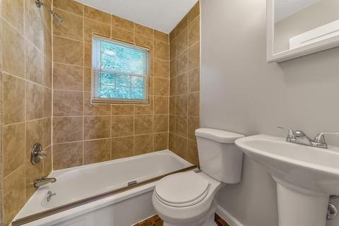 58 Roosevelt Ter, Springfield, MA 01109 photo 10