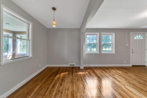 58 Roosevelt Ter, Springfield, MA 01109 photo 12