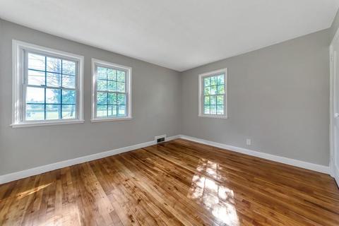58 Roosevelt Ter, Springfield, MA 01109 photo 6