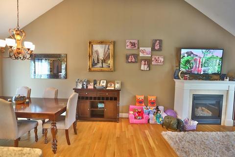 53 Lynwood, Fall River, MA 02720 photo 5
