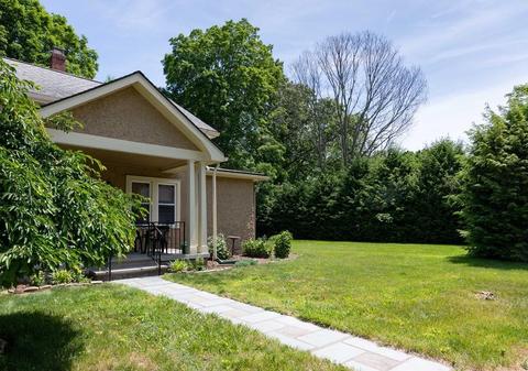 5 Wilton Rd, Easthampton, MA 01027 photo 5