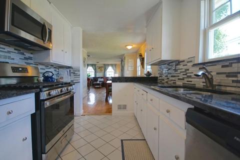 98 Collins St, Danvers, MA 01923 photo 8