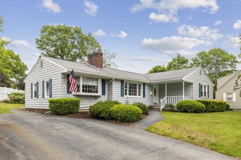 7 Walker St, Maynard, MA 01754 photo 2