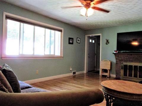 35 Frederickson Ave, Worcester, MA 01606 photo 4