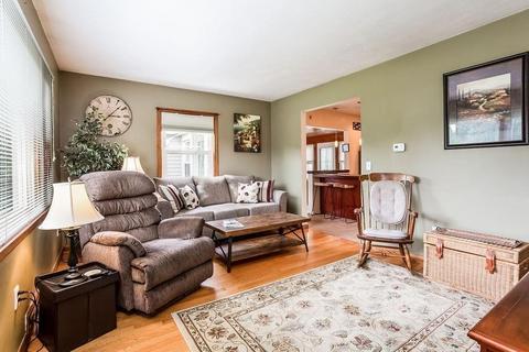 28 Dillon St, Chicopee, MA 01013 photo 9