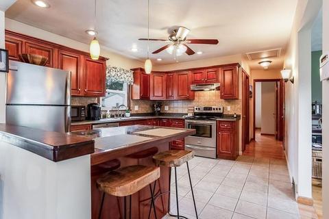28 Dillon St, Chicopee, MA 01013 photo 3