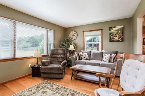 28 Dillon St, Chicopee, MA 01013 photo 8