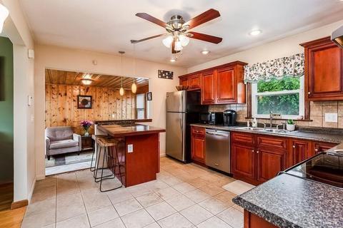 28 Dillon St, Chicopee, MA 01013 photo 5