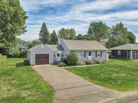 28 Dillon St, Chicopee, MA 01013 photo 1