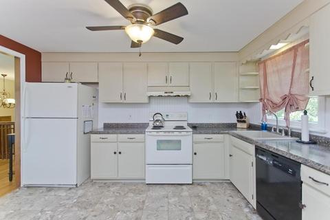 44 Emerson St, Springfield, MA 01118 photo 11