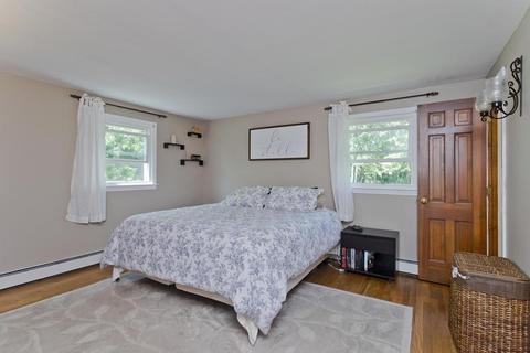 44 Emerson St, Springfield, MA 01118 photo 17