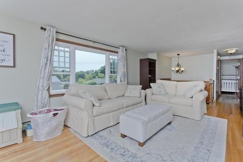 44 Emerson St, Springfield, MA 01118 photo 4