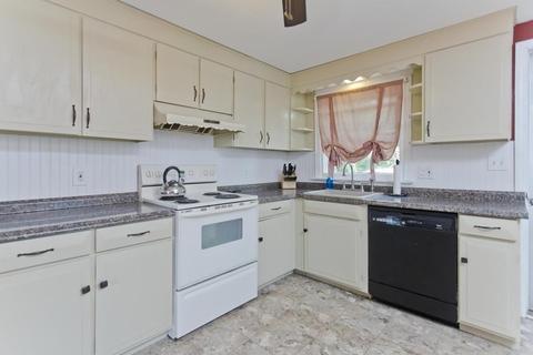 44 Emerson St, Springfield, MA 01118 photo 10