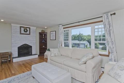 44 Emerson St, Springfield, MA 01118 photo 5