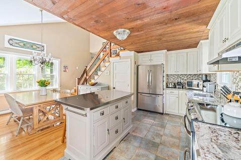 25 Barbara Rd, Hanson, MA 02341 photo 2