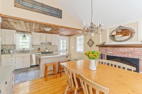 25 Barbara Rd, Hanson, MA 02341 photo 4