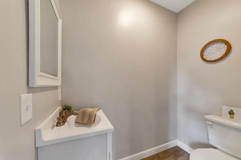45 Ladd St, Springfield, MA 01109 photo 9