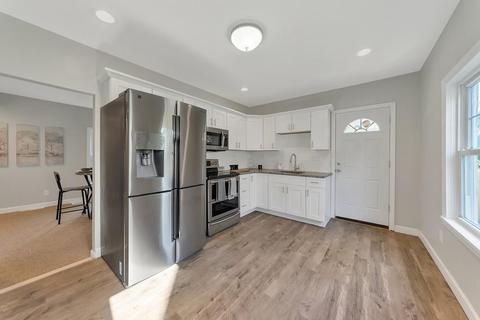 45 Ladd St, Springfield, MA 01109 photo 3