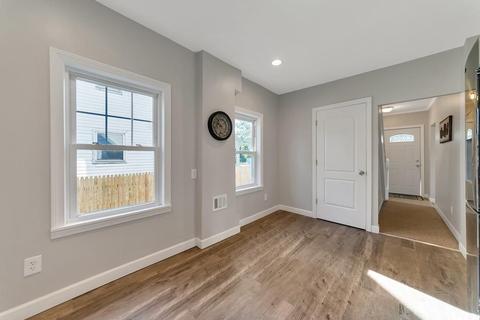 45 Ladd St, Springfield, MA 01109 photo 6