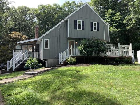 14 Walnut St, Millis, MA 02054 photo 2
